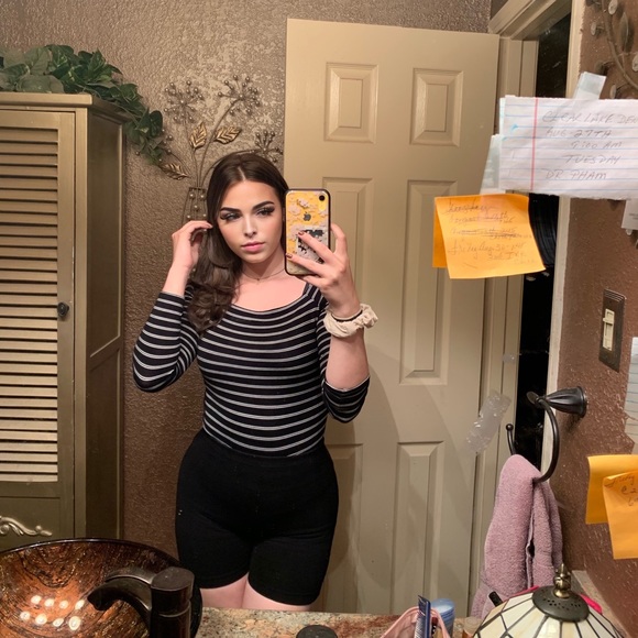 Top - Picture 2 of 3